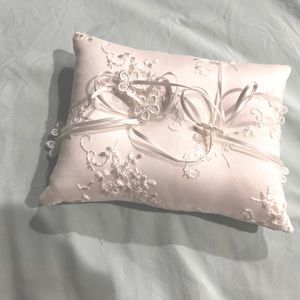 Ring pillow